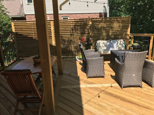 Deck seating area